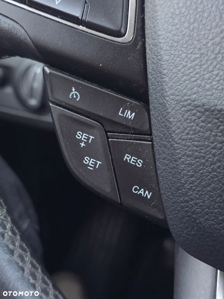 Ford Kuga 1.5 EcoBoost 2x4 Titanium - 32