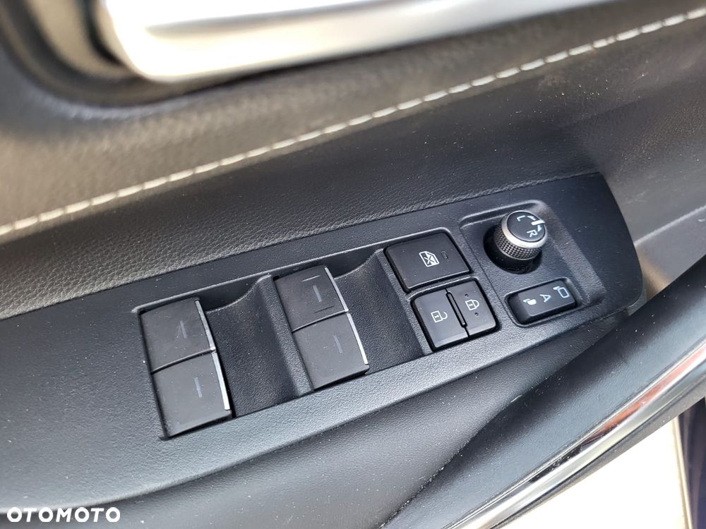 Toyota Corolla 1.8 Hybrid GPF Executive - 27