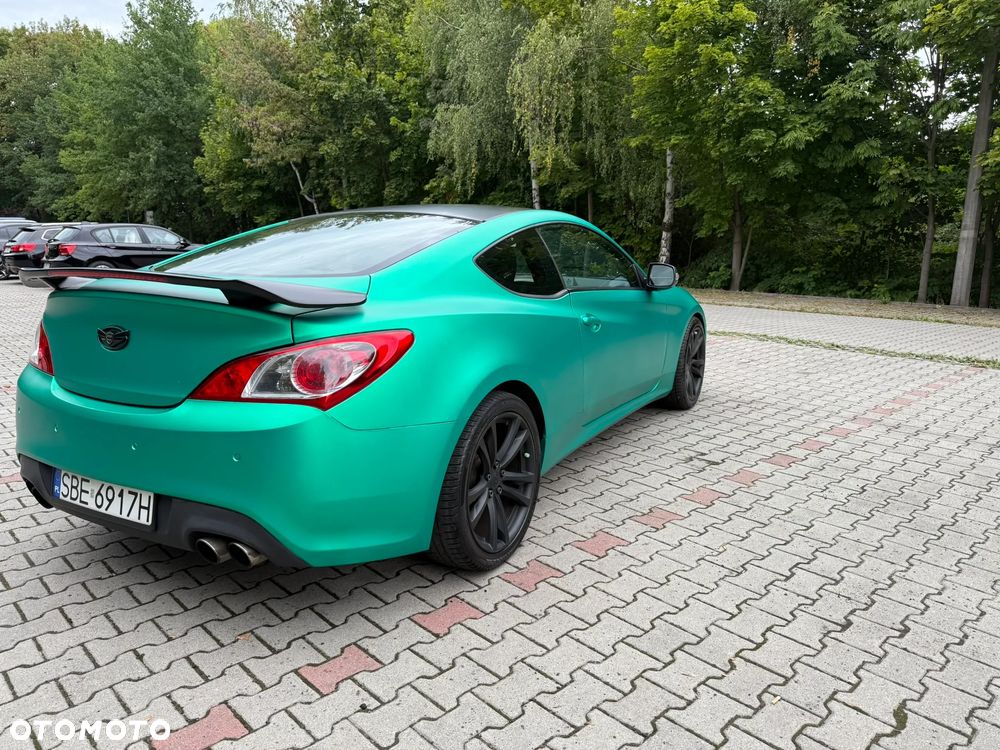 Hyundai Genesis Coupe - 3