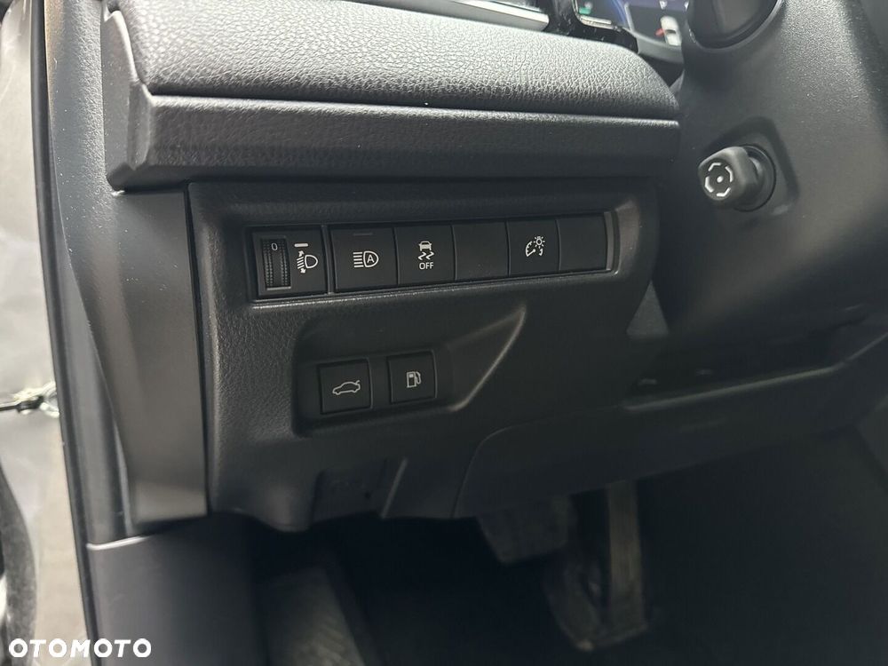 Toyota Camry - 23