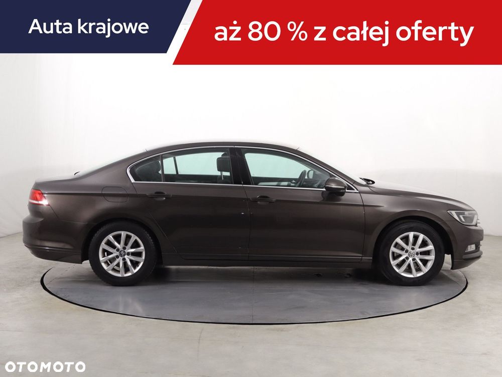 Volkswagen Passat - 8
