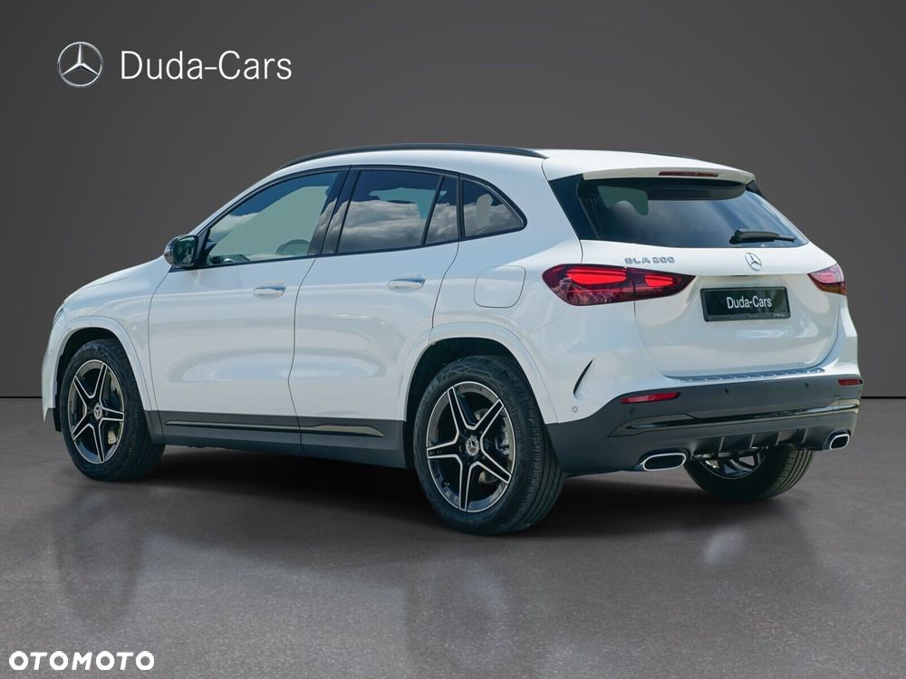 Mercedes-Benz GLA 200 AMG Line - 2