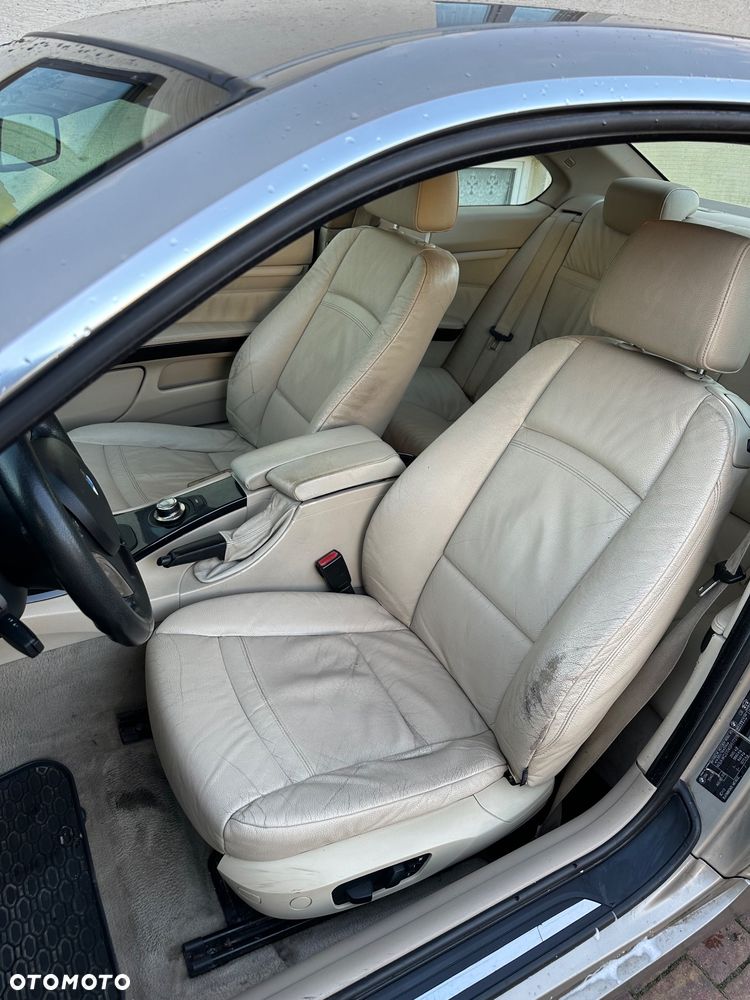 BMW Seria 3 325d - 24