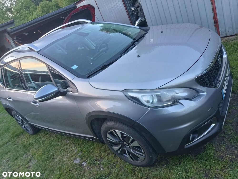 Peugeot 2008 BlueHDi 100 STOP & START Allure - 21