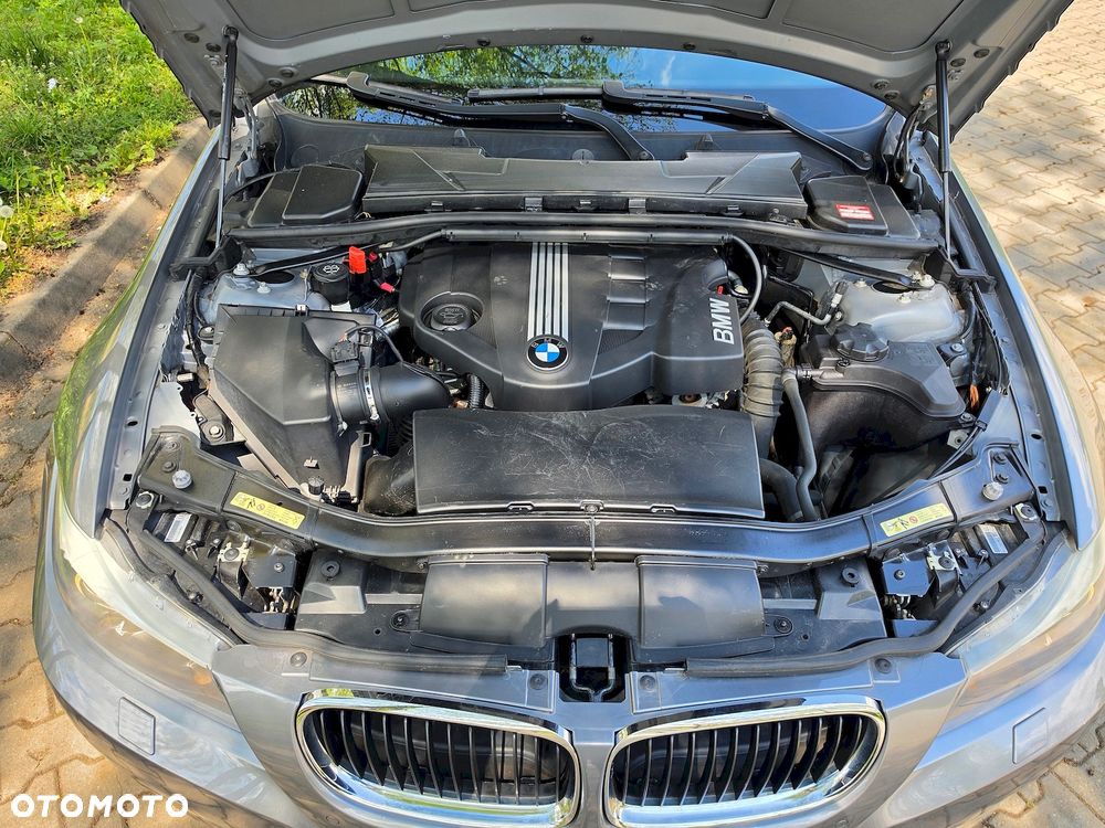 BMW Seria 3 318d - 34