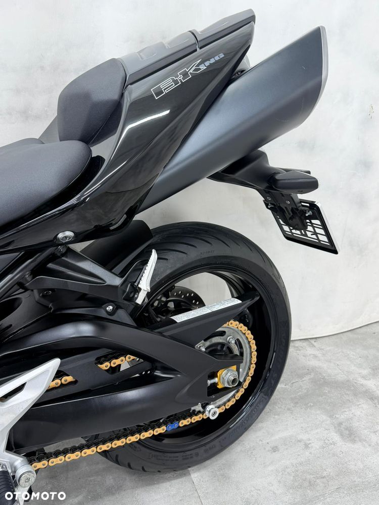 Suzuki GSX - 12