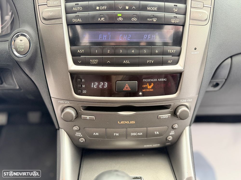 Lexus IS 220 d Base L6 - 12