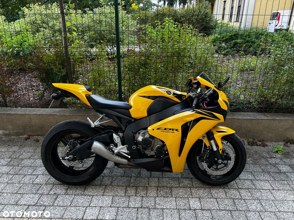 Honda CBR - 11