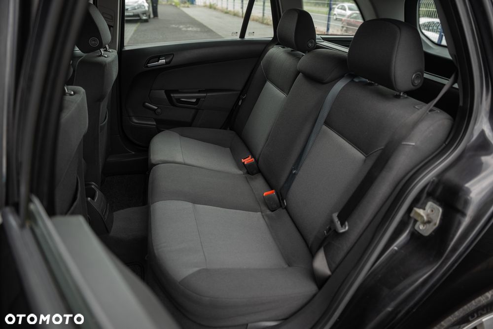 Opel Astra 1.7 CDTI Essentia - 35