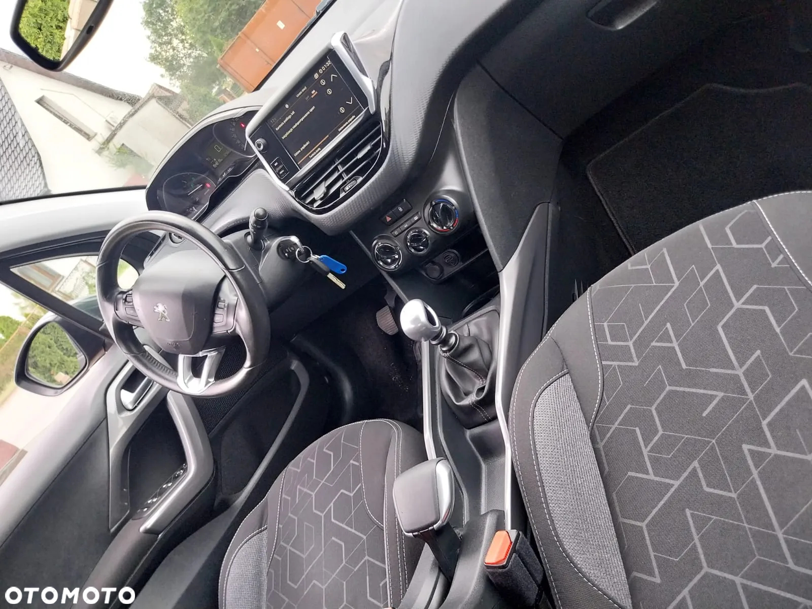 Peugeot 2008 - 4