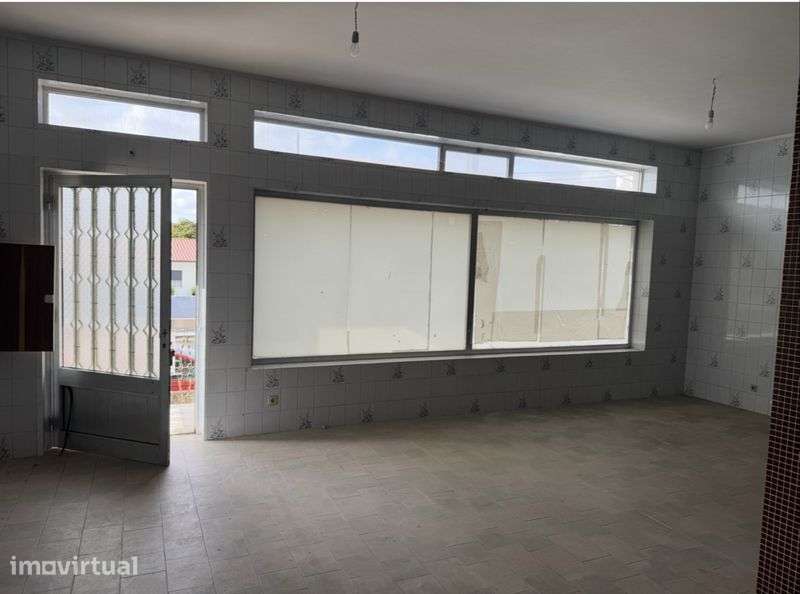 Espaço comercial/Loja 120 m2/Folgosa-Maia - Grande imagem: 2/4
