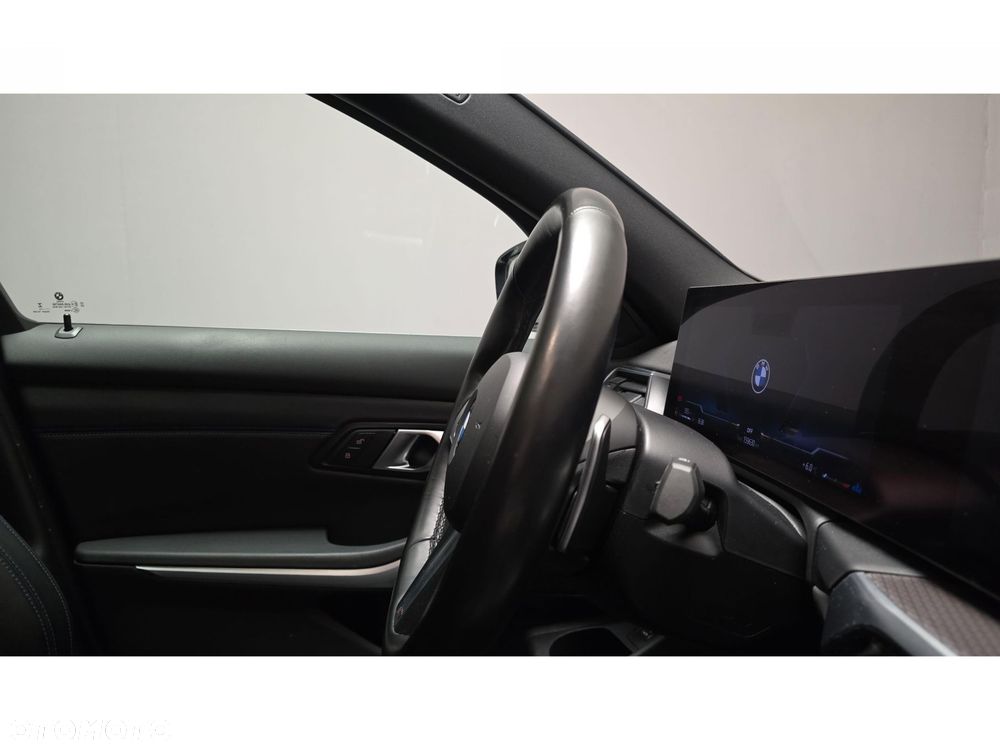 BMW Seria 3 320d xDrive mHEV M Sport - 28