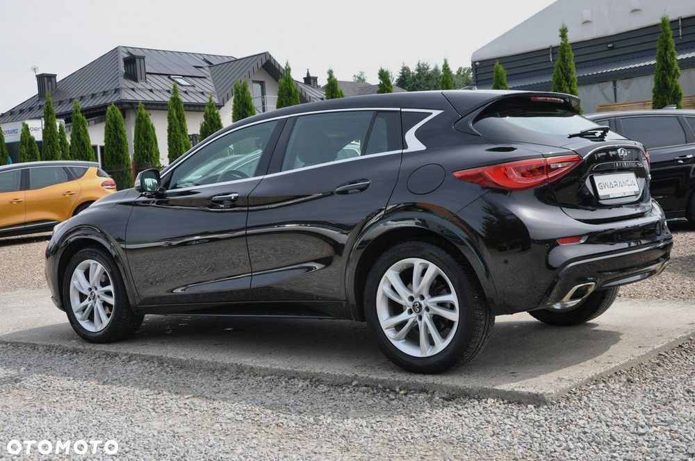 Infiniti Q30 1.6t DCT Premium Tech - 8