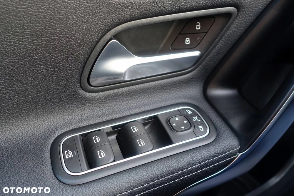 Mercedes-Benz Klasa A 180 d 7G-DCT Progressive - 31