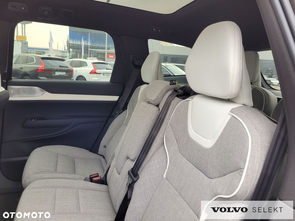 Volvo EX90 - 28