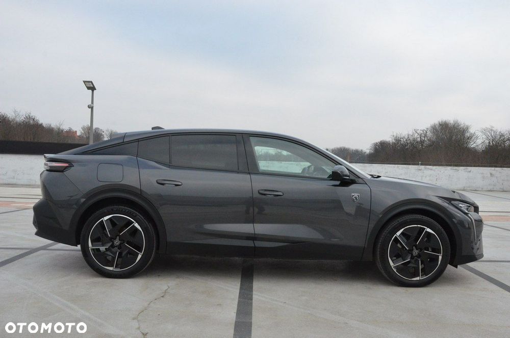 Peugeot 408 1.6 Plug-In Hybrid 225 GT EAT8 - 12