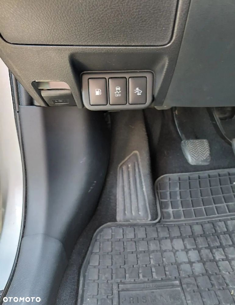 Toyota Avensis 1.8 Active - 9