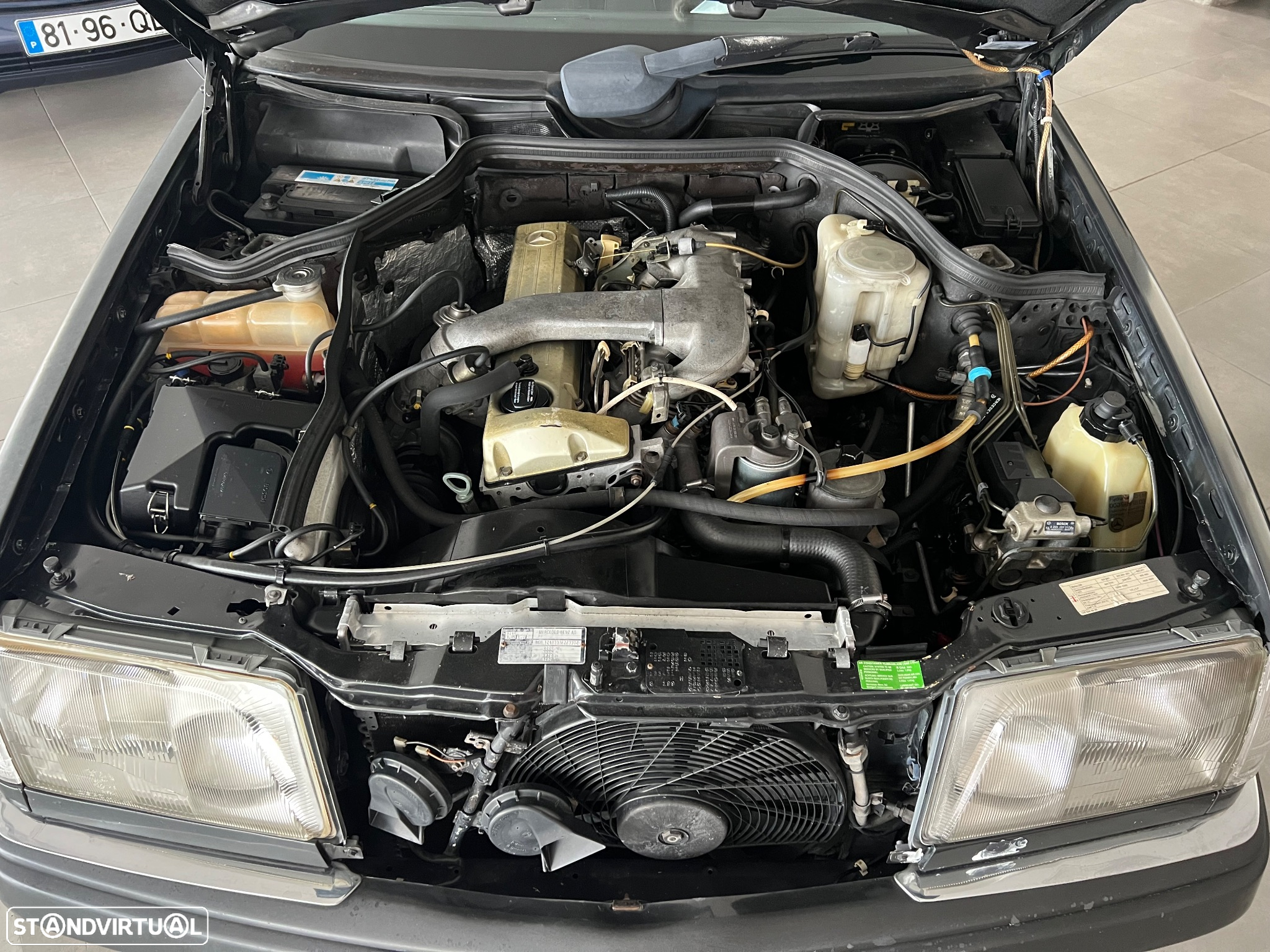 Mercedes-Benz E 250 D Turbo - 15