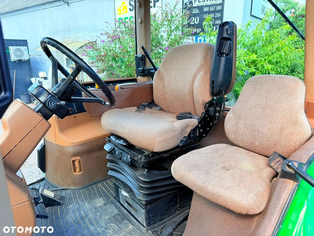 John Deere 8220 - 22