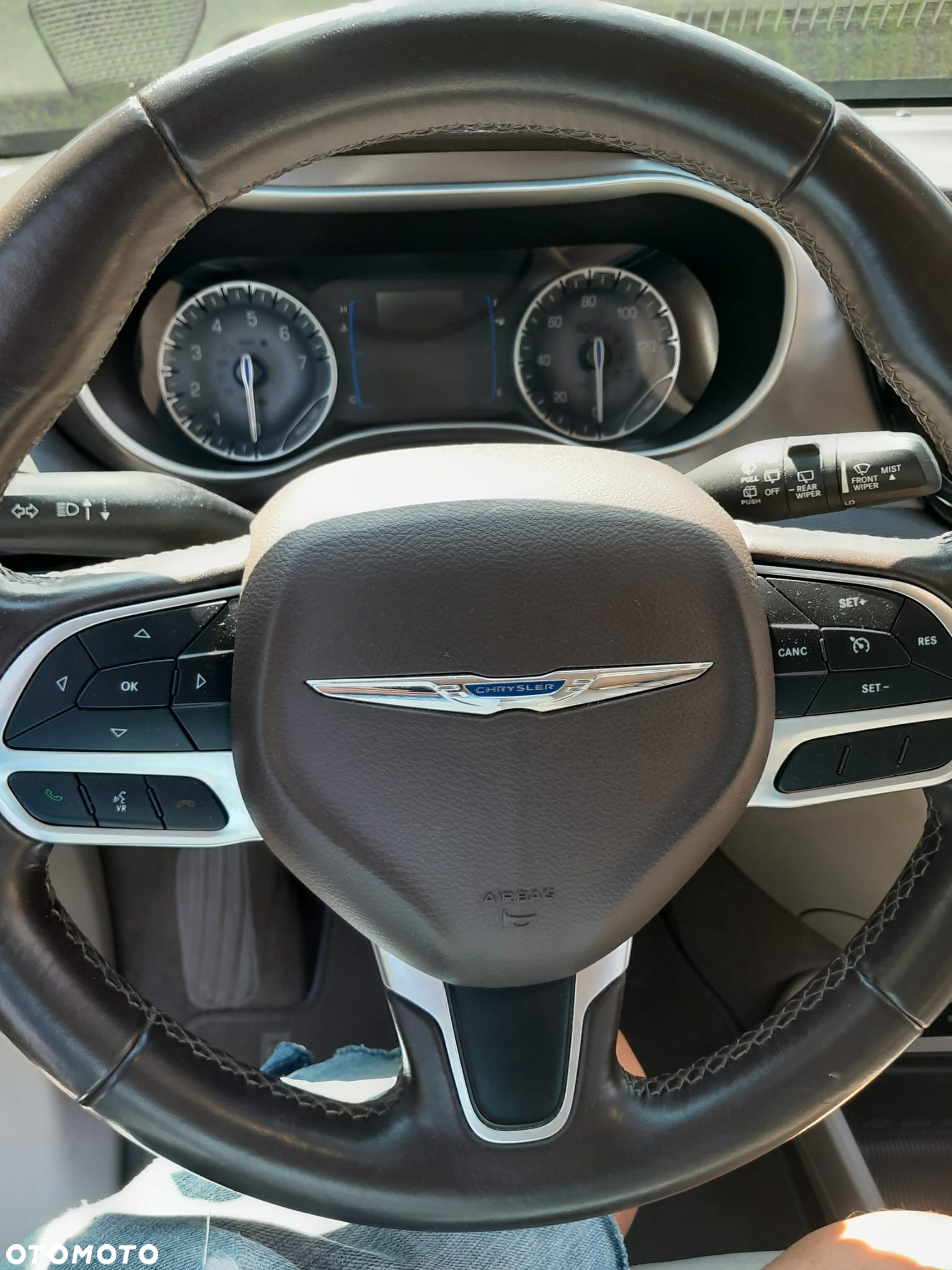 Chrysler Pacifica - 25
