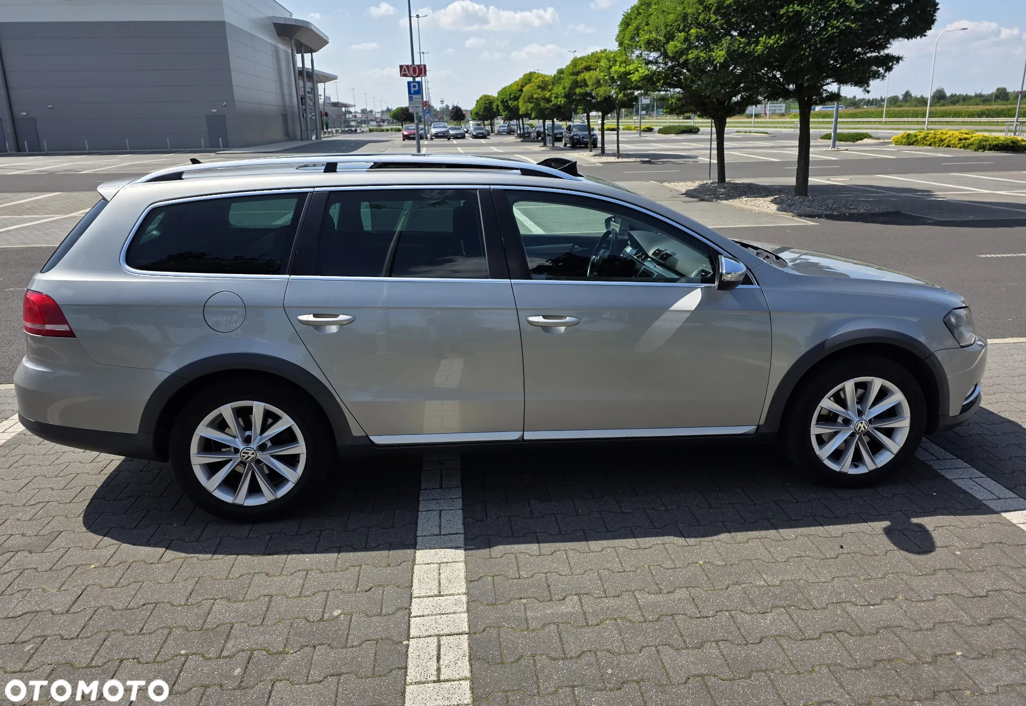 Volkswagen Passat Alltrack 2.0 TDI 4Motion BlueMotion Tec - 13
