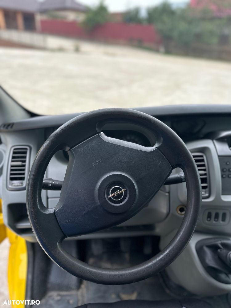 Opel Vivaro - 10