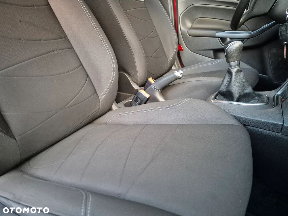 Ford Fiesta - 25