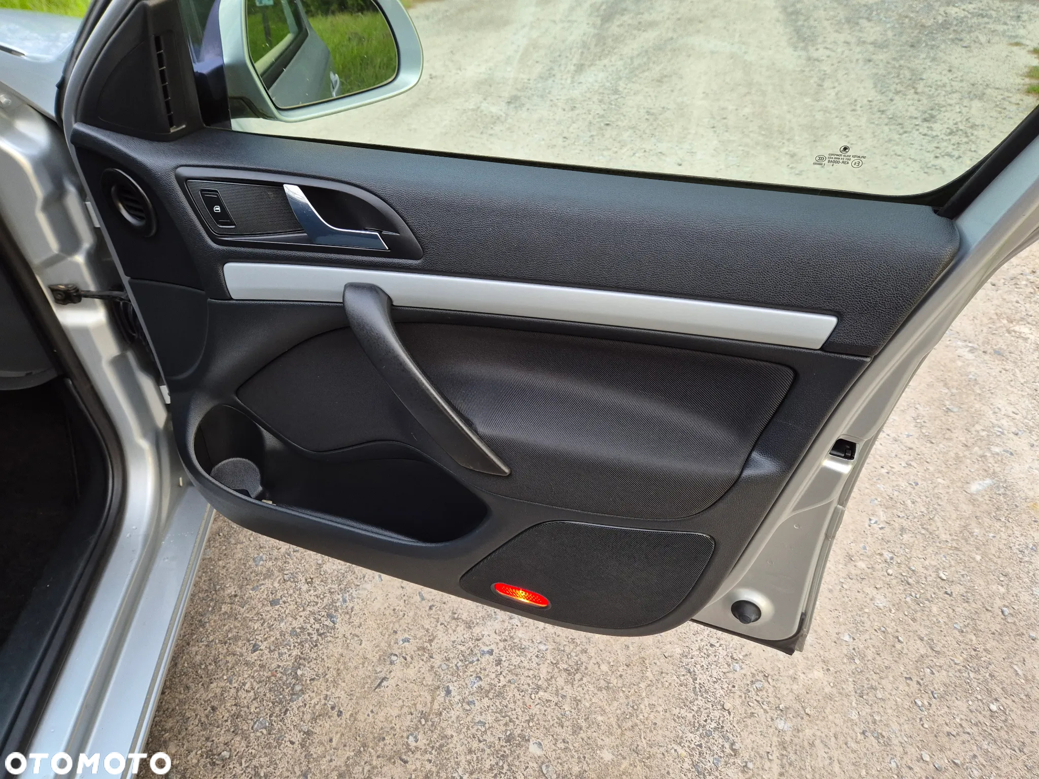 Skoda Octavia Combi 1.6 Automatik IMPULS EDITION - 25
