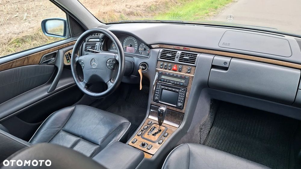 Mercedes-Benz Klasa E 430 T Avantgarde - 17