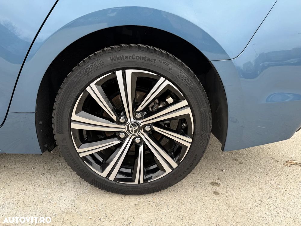 Toyota Corolla 1.8 HSD Business - 30