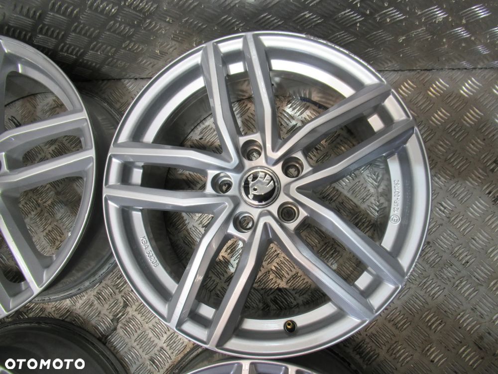 Felgi Skoda Karoq Kodiaq Superb Yeti Octavia 7,5Jx17 et46 5x112 - 4