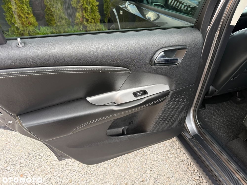 Fiat Freemont 2.0 Multijet 16V DPF Automatik Allrad Black Code - 16