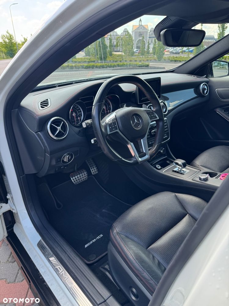 Mercedes-Benz GLA 45 AMG 4-Matic - 9