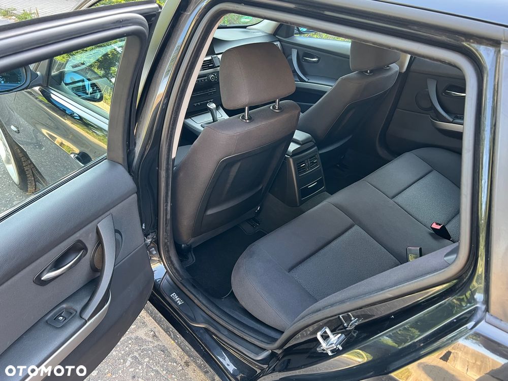 BMW Seria 3 318i - 16