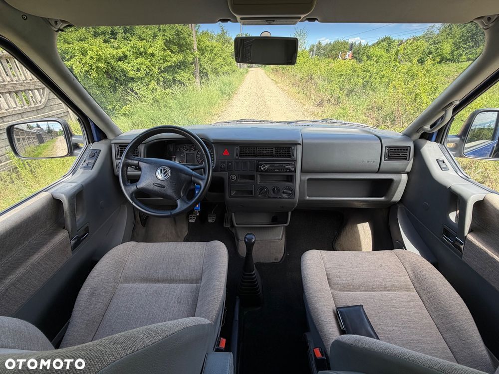 Volkswagen Multivan - 12