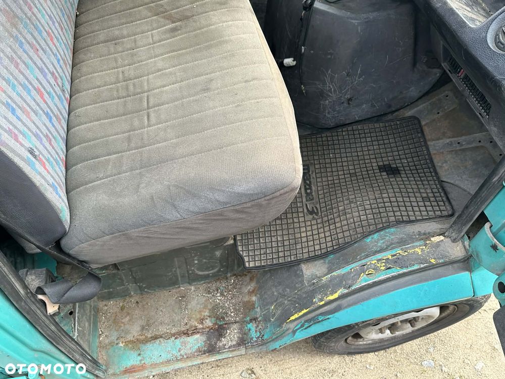 Mercedes-Benz 208D - 3