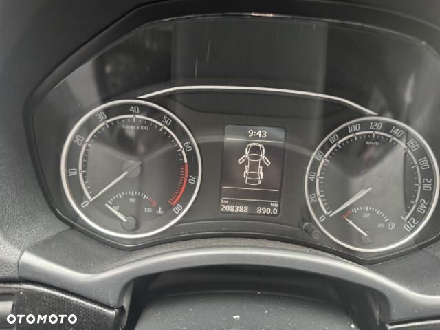 Skoda Octavia 2.0 TSI DSG RS - 9