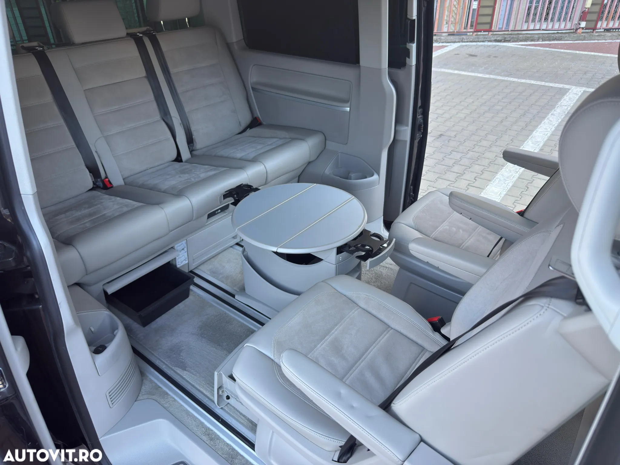 Volkswagen Multivan - 5
