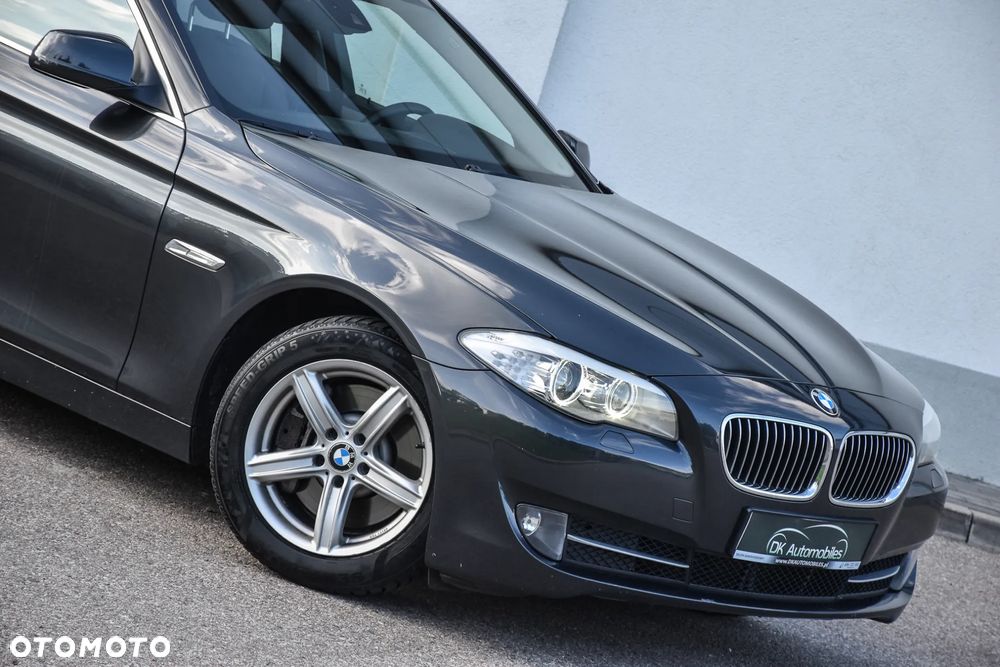 BMW Seria 5 525d Touring Sport-Aut Luxury Line - 13