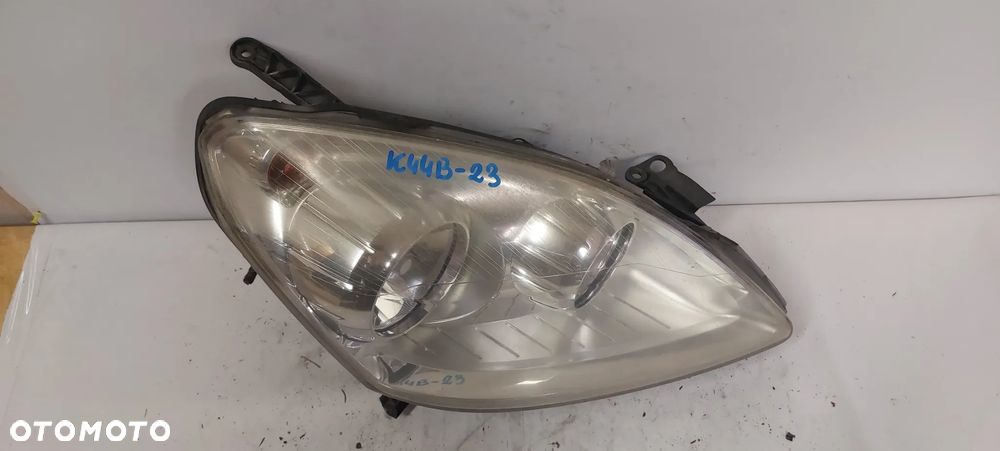 .  PRZOD PRZEDNIA LAMPA PRAWA OPEL ZAFIRA B - 2