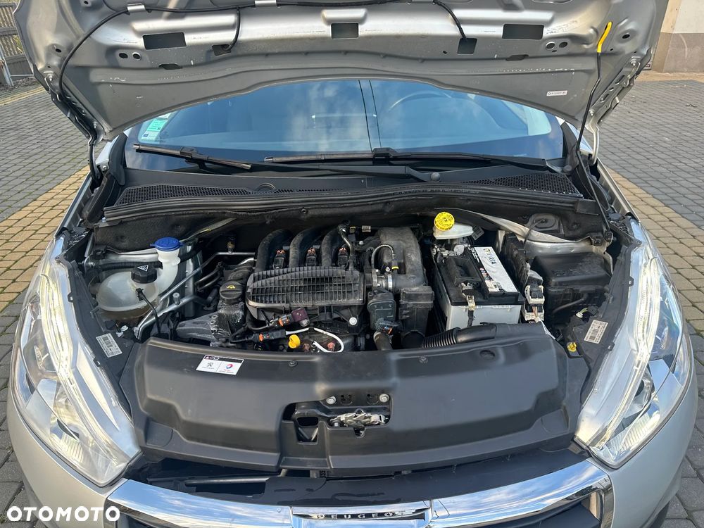 Peugeot 208 - 5