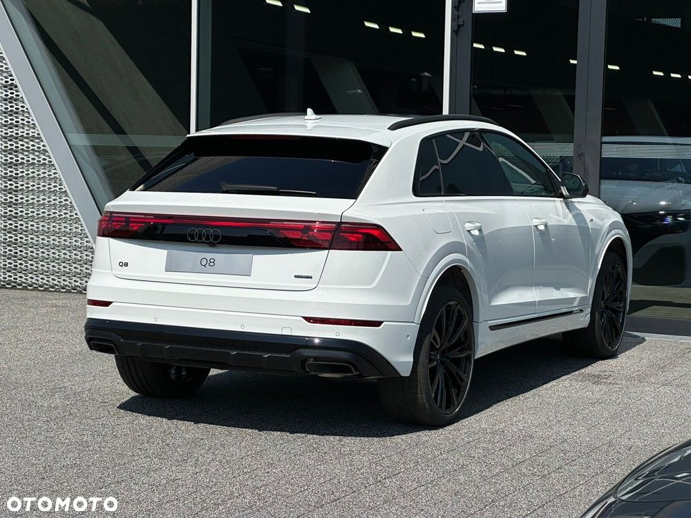 Audi Q8 - 8