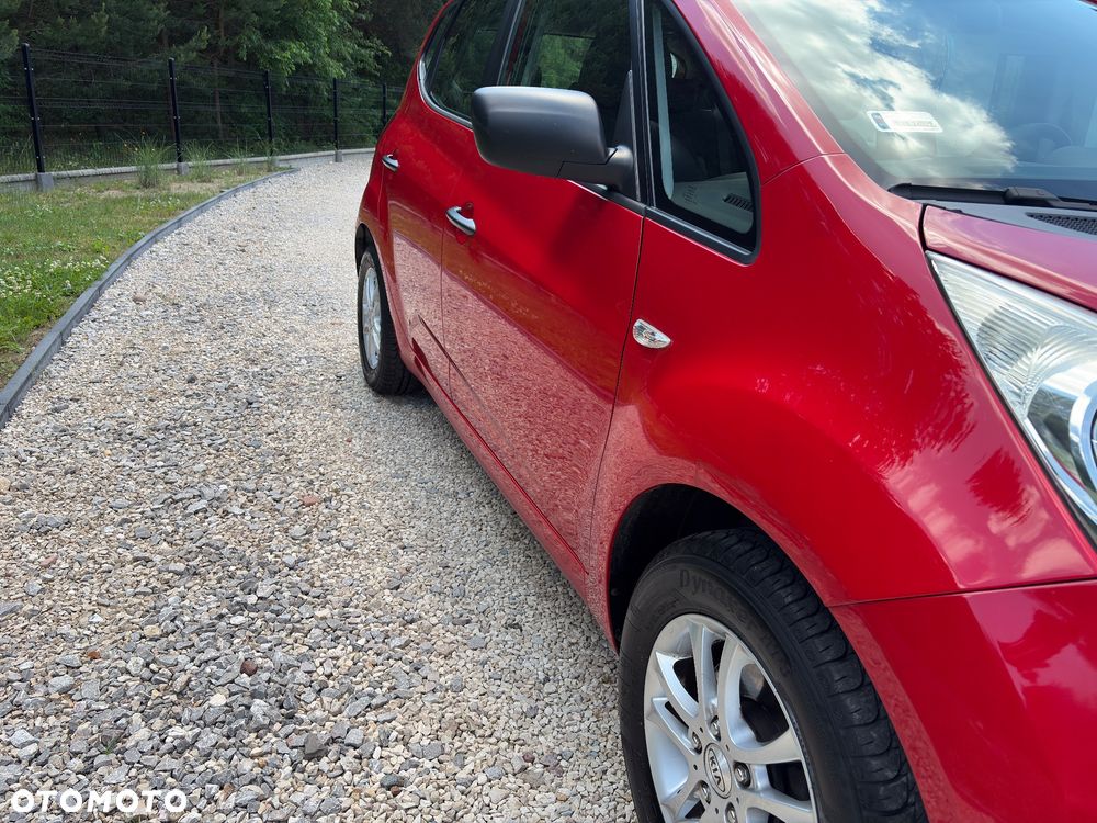 Kia Venga - 11