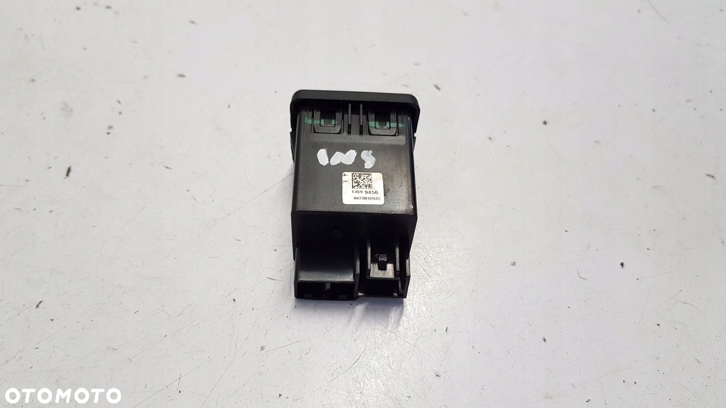 gniazdo AUX USB Opel Insignia - 3