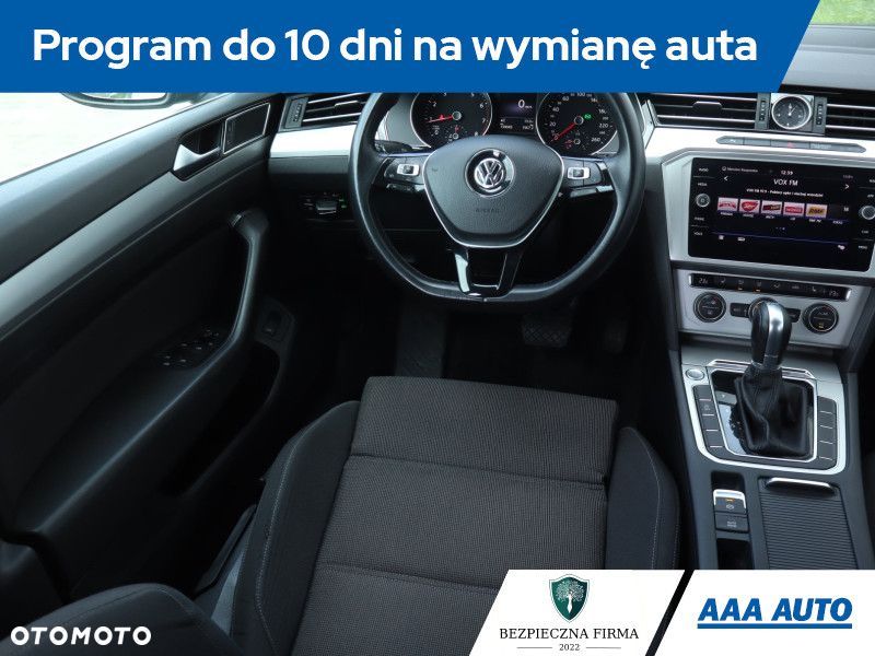 Volkswagen Passat Variant - 9