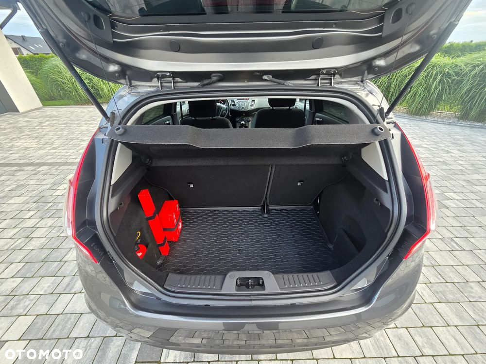 Ford Fiesta 1.25 Ghia - 11