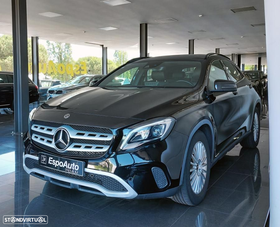Mercedes-Benz GLA 180 Urban - 2