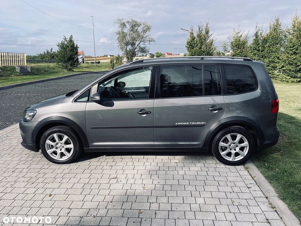 Volkswagen Touran 1.4 TSI DSG Cross - 12
