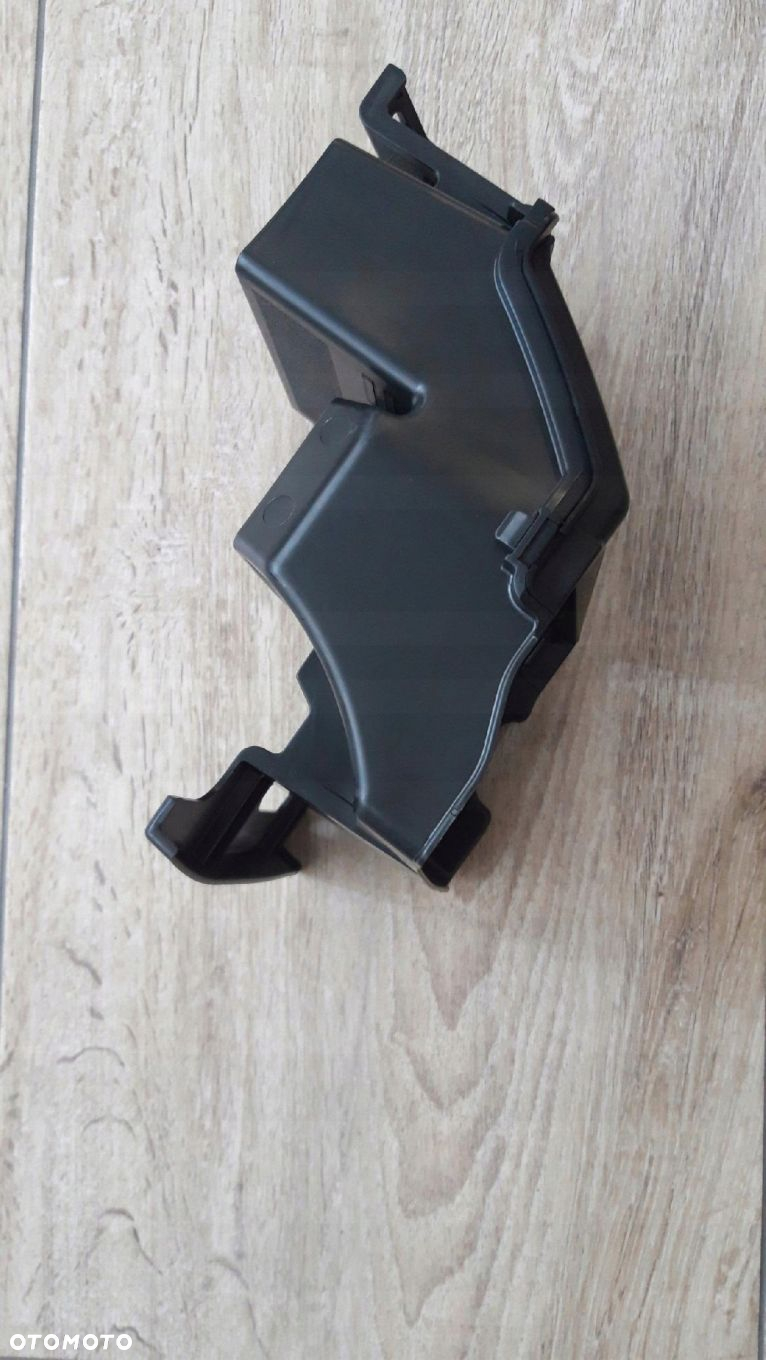SUZUKI SWIFT MK8 17- Kierownica filtra powietrza - 3