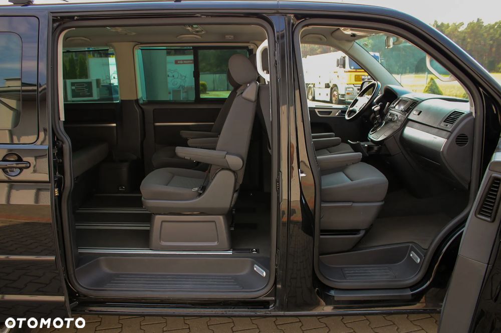 Volkswagen Multivan - 23